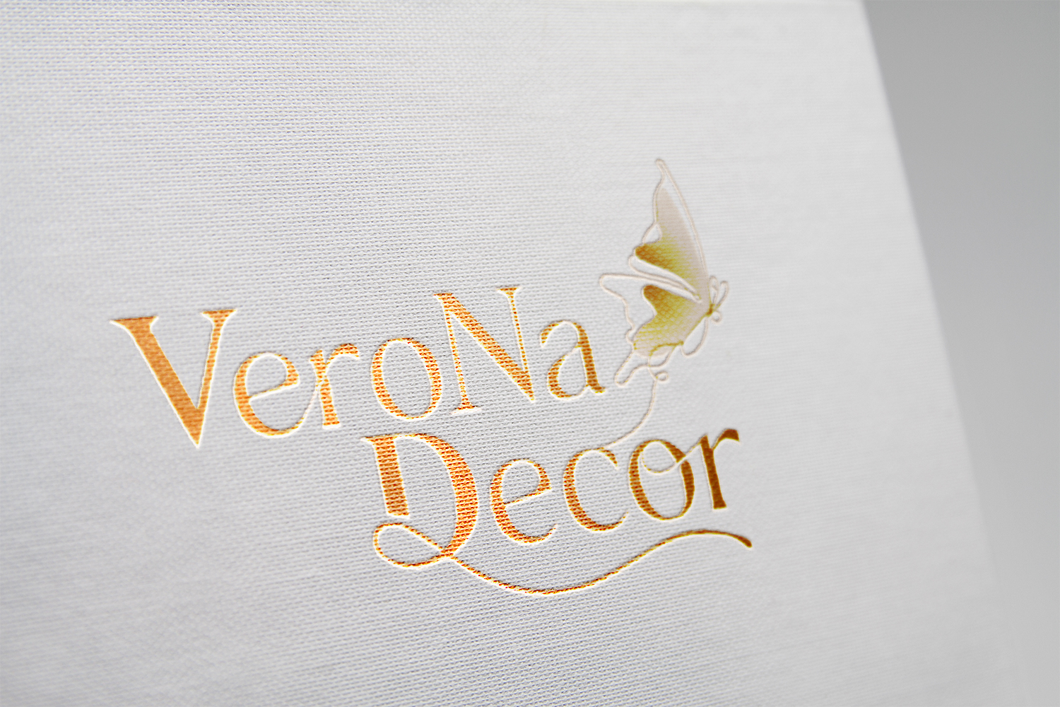 Логотип для студии свадебного декора